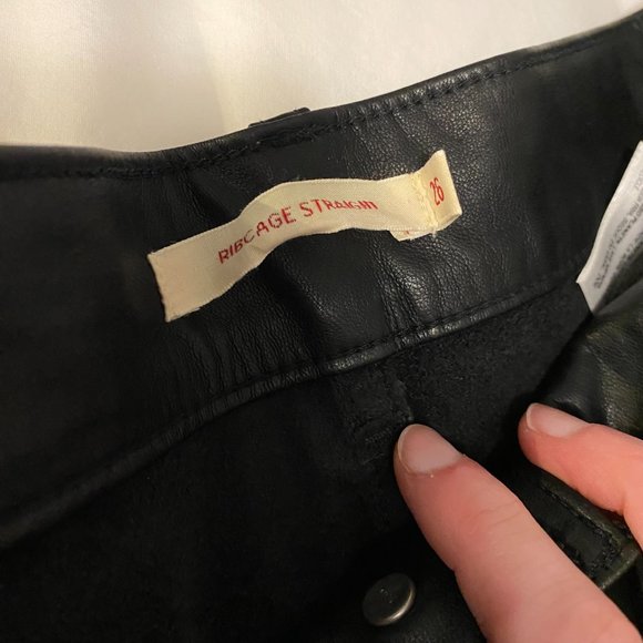 Levi's Faux Leather Ribcage Straight Jeans - Picture 4 of 7